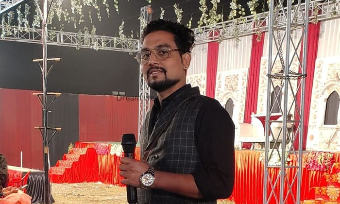 Anchor Chetan Sharma 